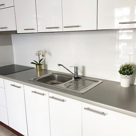 Al Krakowska 291A By Homeprime Varšava Exteriér fotografie